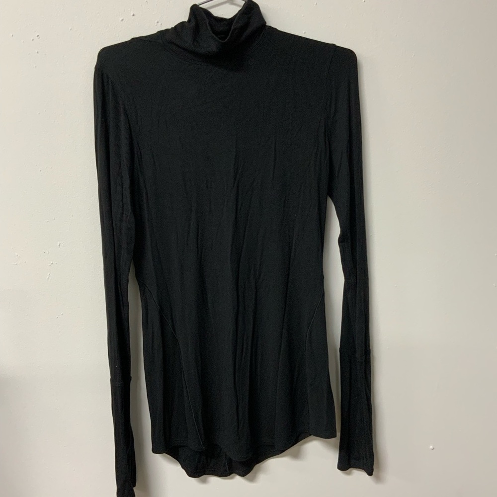 Lululemon (M) blk thin long sleeve